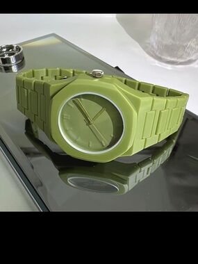 Quartz Unisex Watch - Fashion Bracelet Style